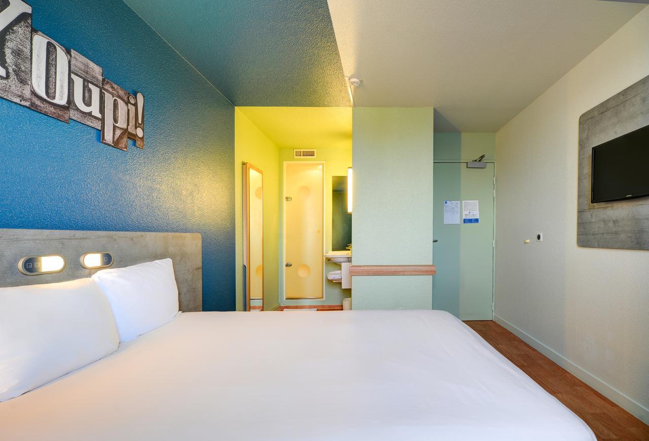 Ibis Budget Rueil Malmaison Exterior photo