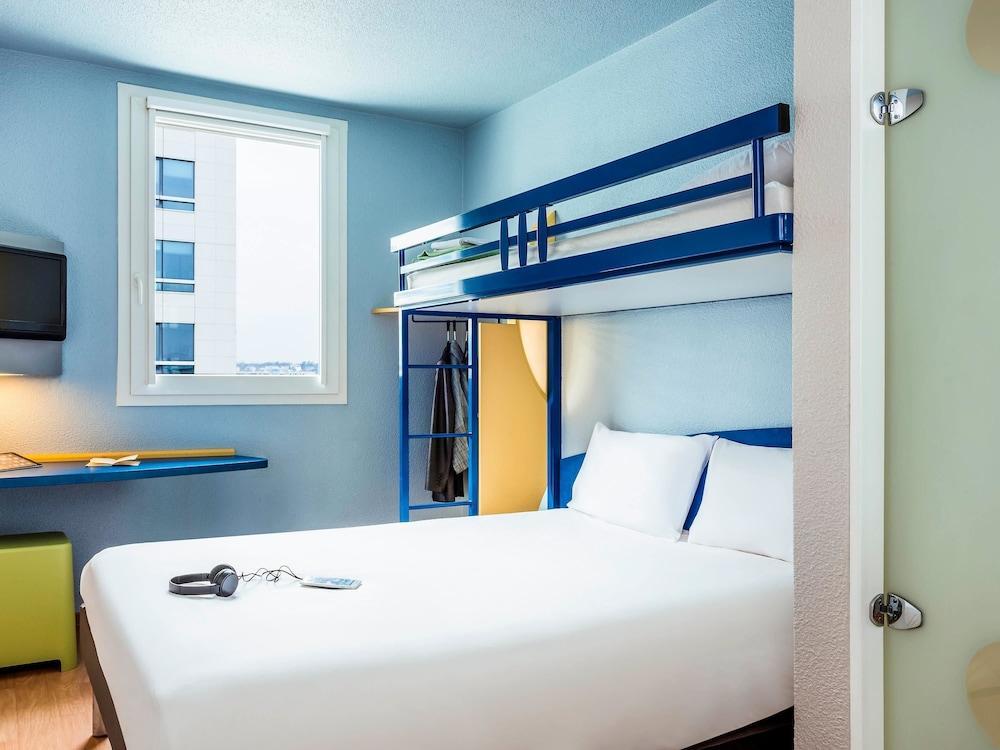 Ibis Budget Rueil Malmaison Exterior photo